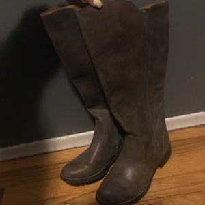 brown boots